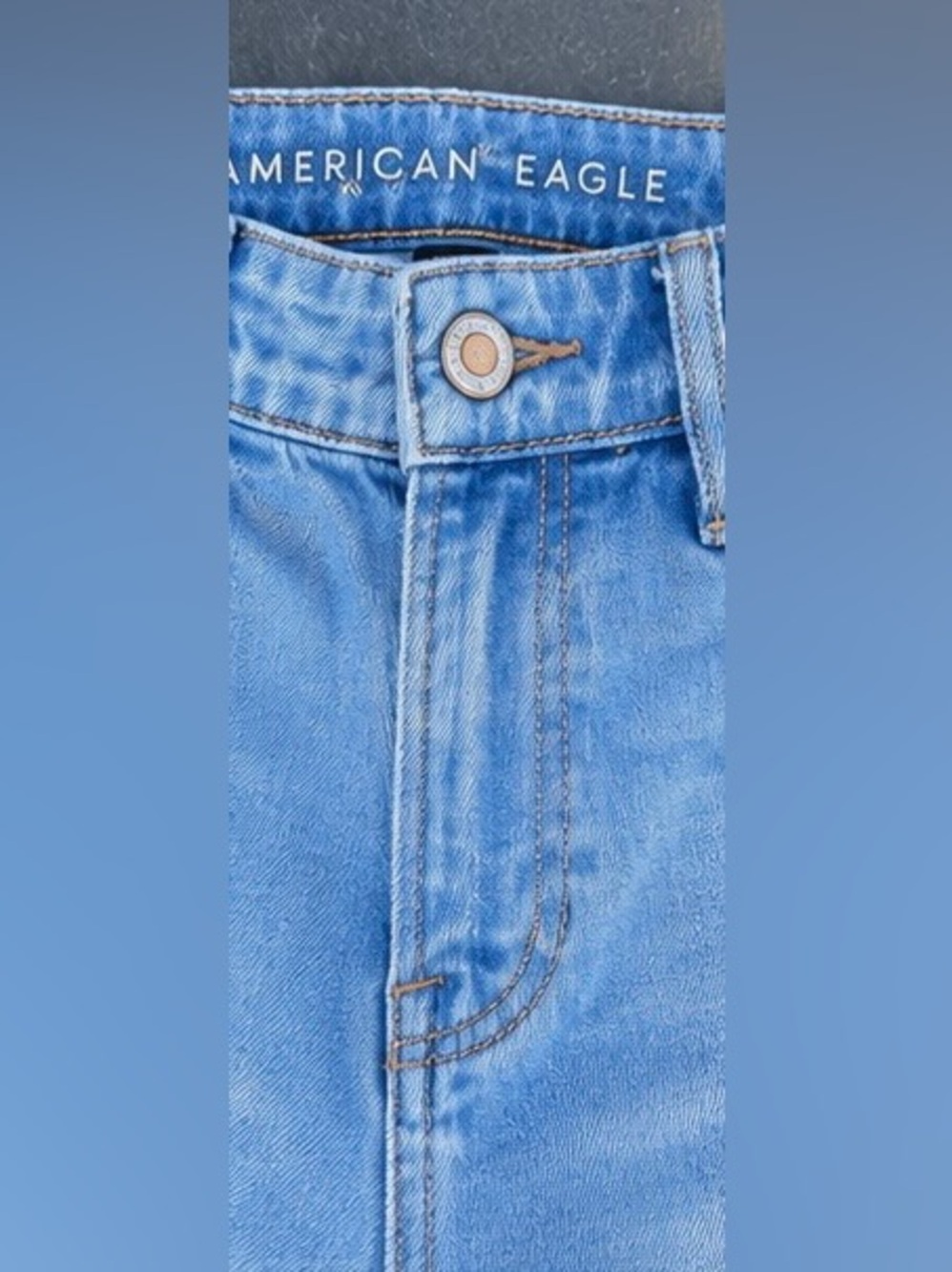 American Eagle Size 2 Short Light Wash Distressed Ripped Stretch Jeans - Picture 11 of 12